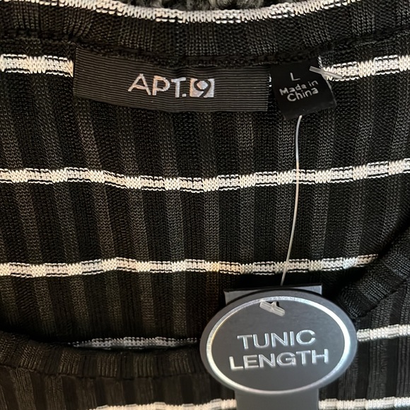 Apt 9 Tunic - Picture 3 of 5